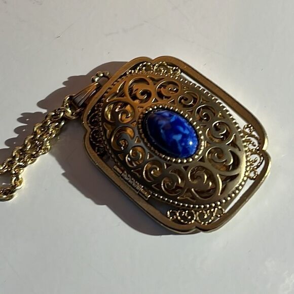 Vintage 1973 Avon Filigree Picture Locket Necklace Blue Lapis - Picture 8 of 12
